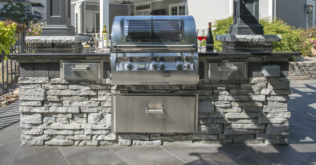 Huntington Bay, NY | Islip, NY Outdoor Kitchen Hardscape