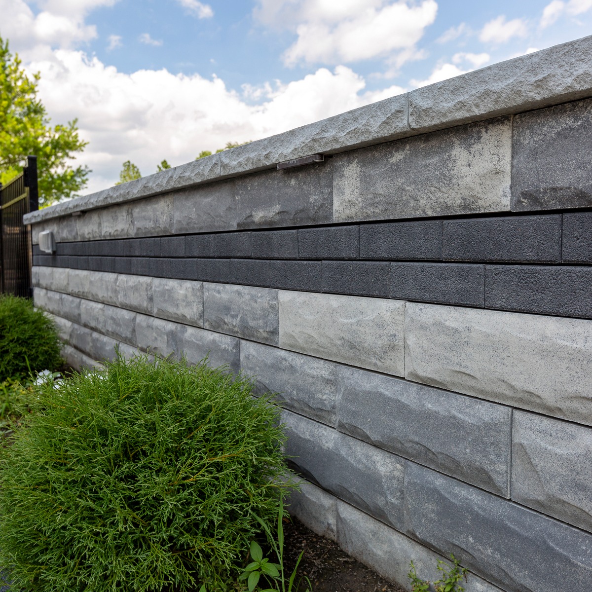 U-Cara retaining wall