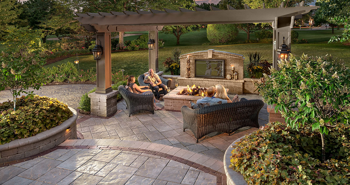 Patio Design Ideas: Using Concrete Pavers