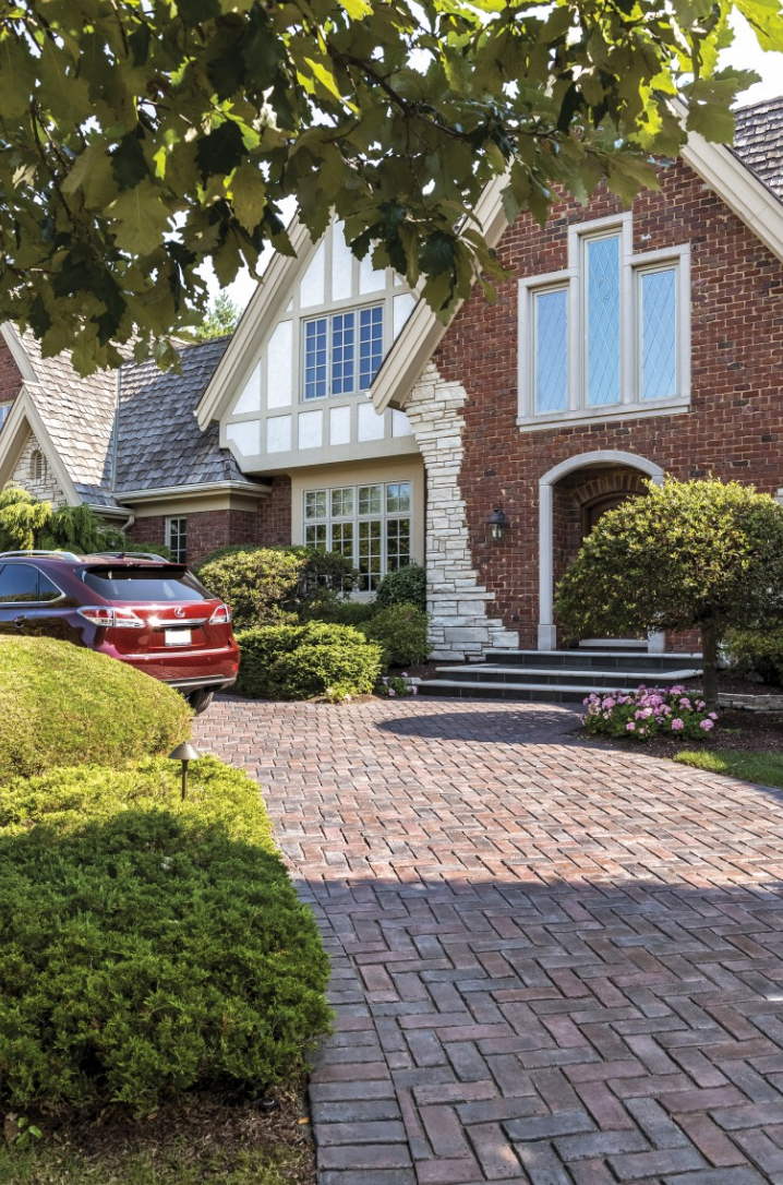 Town-Hall-Driveway