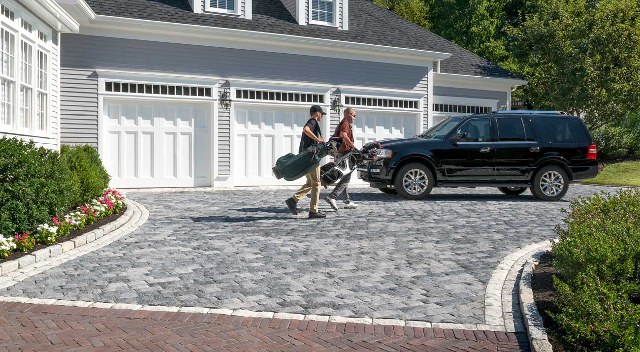 Tribeca Cobble Driveways Crystalline Basalt CoverPic